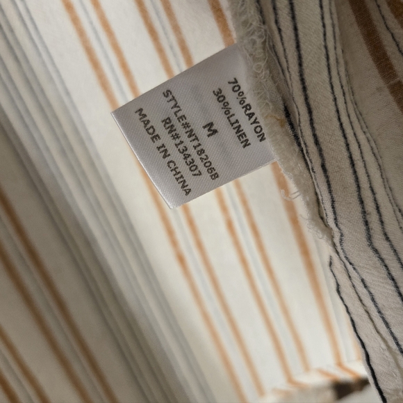 Lumiere Button Down Top - Picture 4 of 5